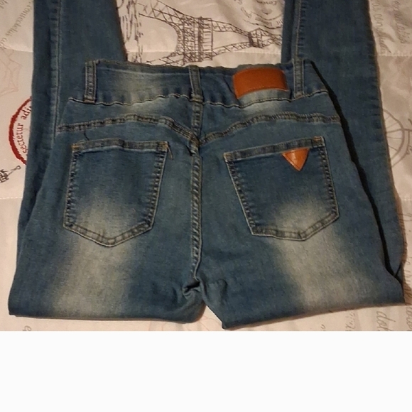 **CELEBRITY** High Rise Jeans - Picture 3 of 3